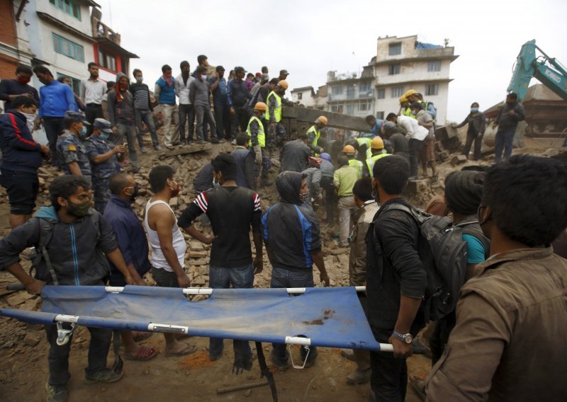 U katastrofalnom potresu u Nepalu više od 1000 mrtvih