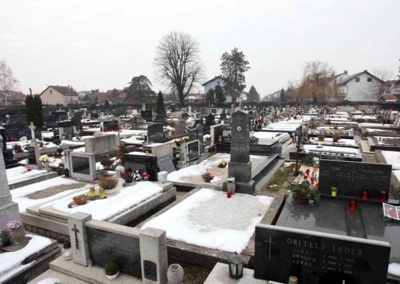 Slovenski pogrebnik osumnjičen za pogrebe s urnom bez pepela