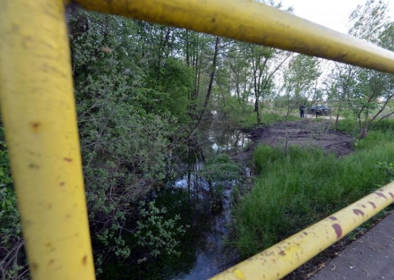 Bijelo-žuta tekućina onečistila kilometar i pol potoka