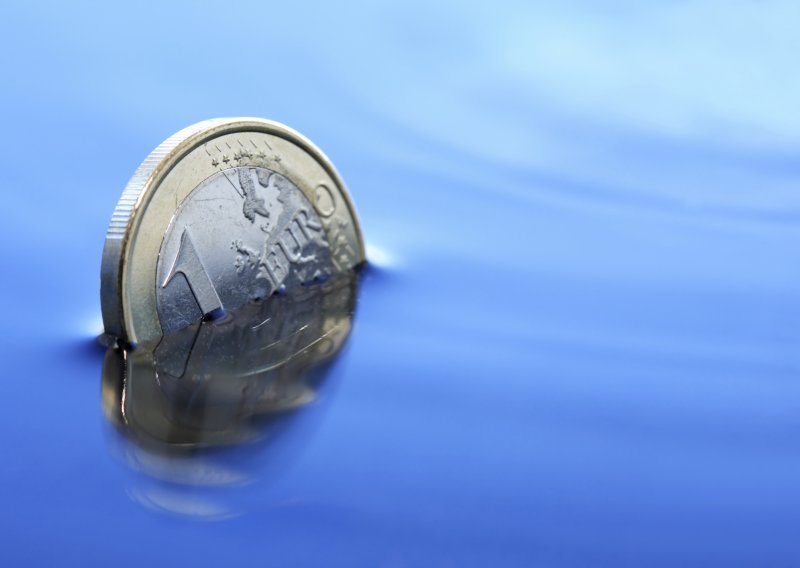 Euro pao na najnižu razinu u devet godina