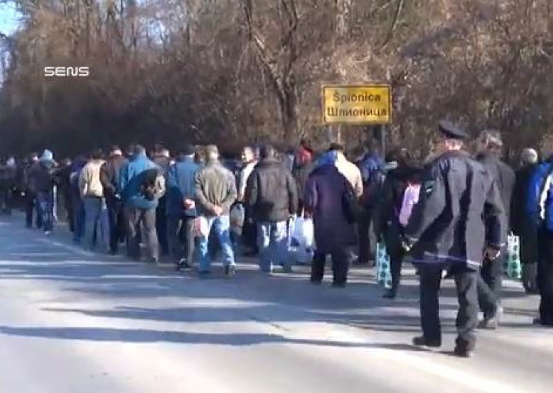 Tuzlanski radnici nastavljaju put prema Hrvatskoj