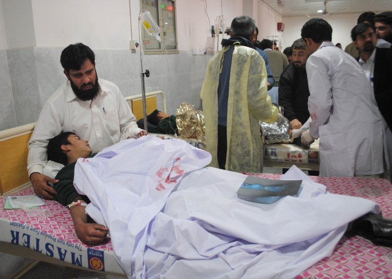 Talibani ubili više od stotinu učenika