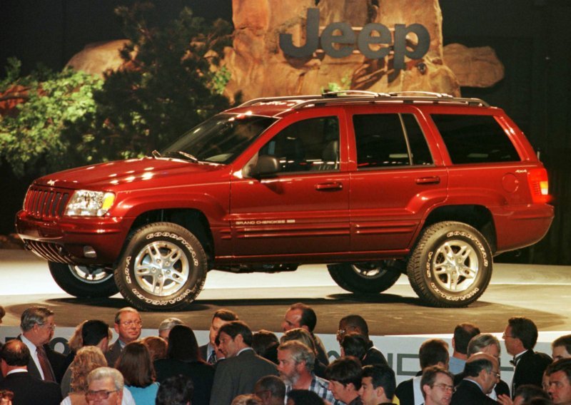 Chrysler povlači 2,7 milijuna Jeepova