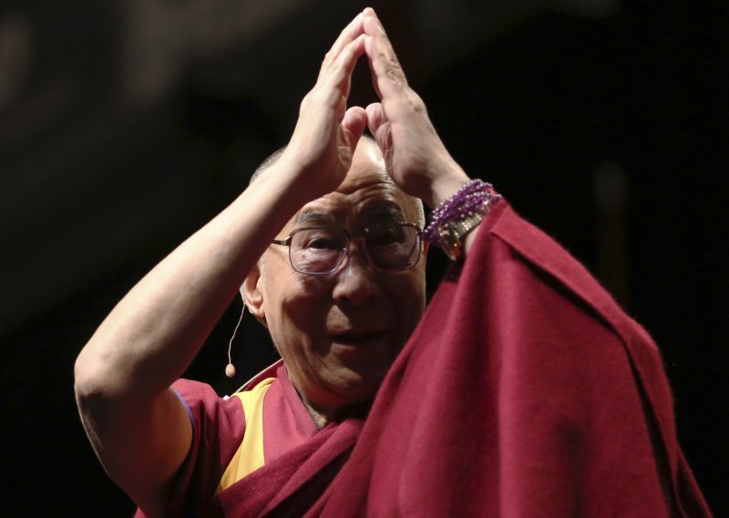 Dalaj-lama posjetio područja u Italiji pogođena potresima