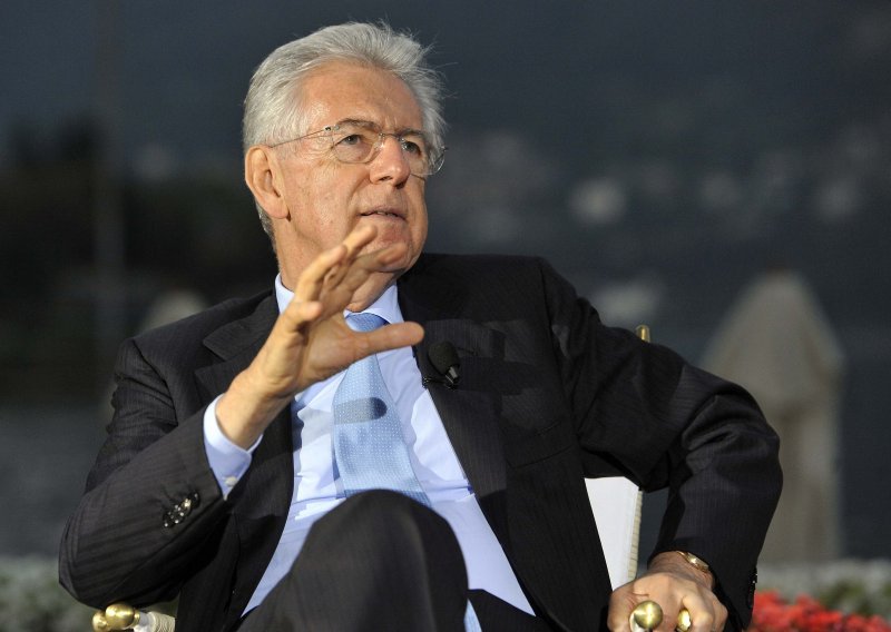 Monti će na izborima voditi talijanski centar
