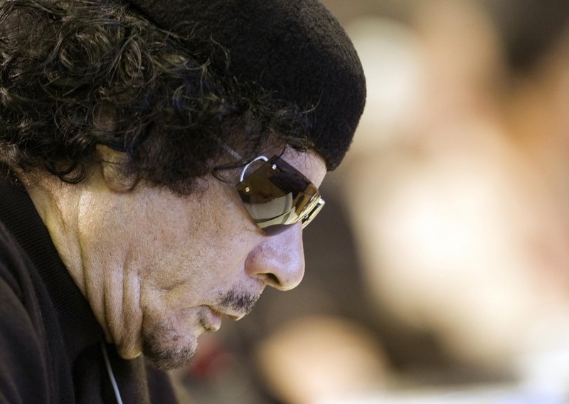 Interpol izdao crvenu tjeralicu za Gadafija