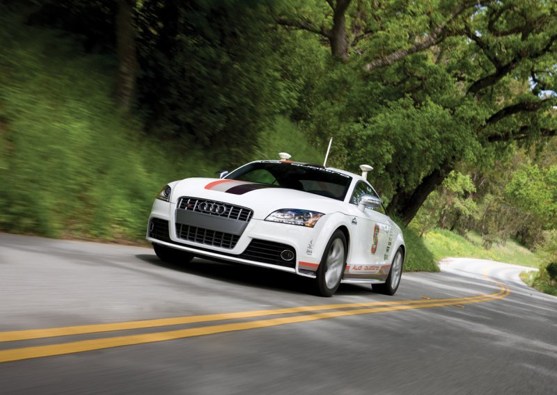 Audi TTS se bez vozača uspeo na Pikes Peak
