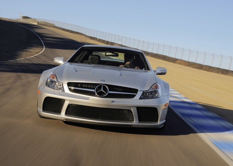 Naučite vozačke trikove od Mercedes AMG-ovih instruktora