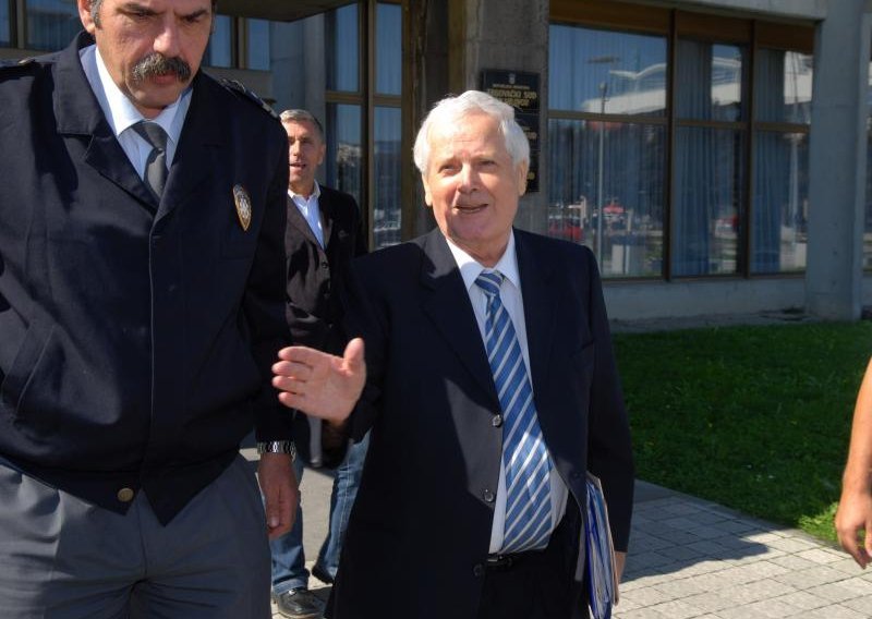Fikret Abdić izlazi iz zatvora u ožujku 2012.