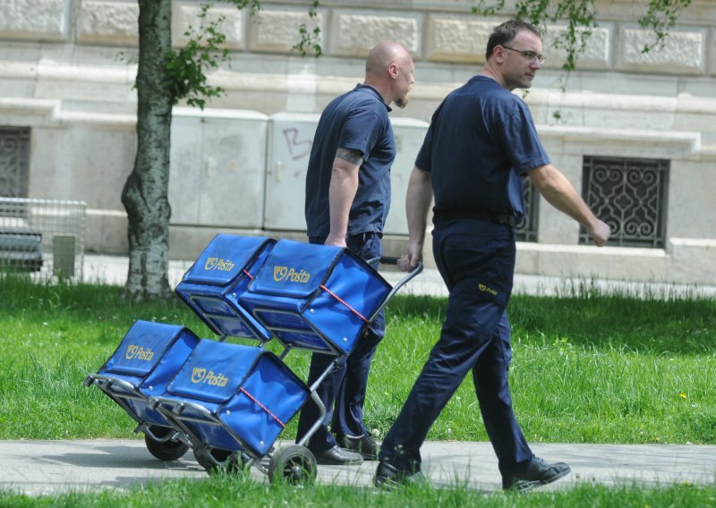 Napad na dvojicu poštara u Zagrebu