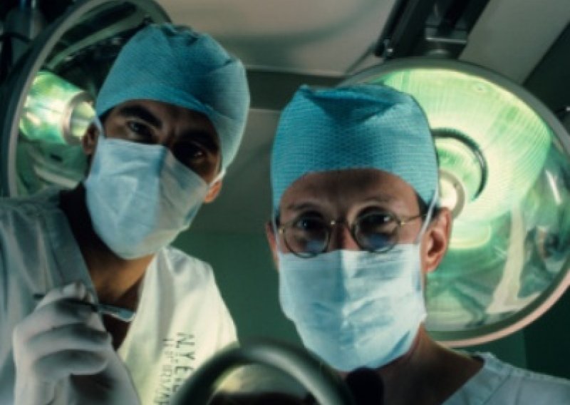 Operacija suženih vratnih arterija pomaže više od angioplastike