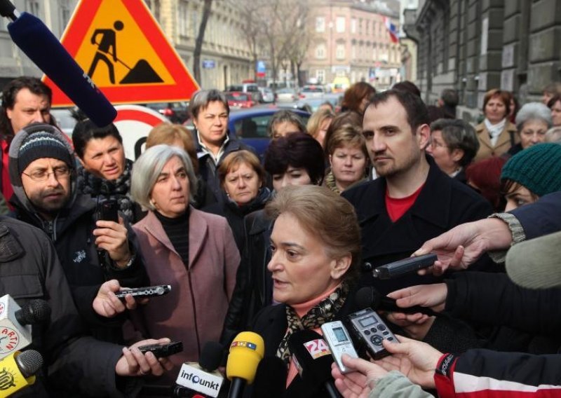 Kamensko workers protest outside Chief Prosecutor's Office
