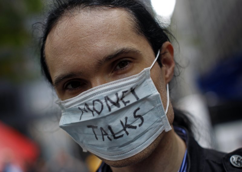 Najmanje 5.000 ljudi u prosvjedu protiv Wall Streeta