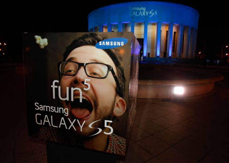 Samsung Galaxy S5 se nije ni pojavio, a već su ga rootali