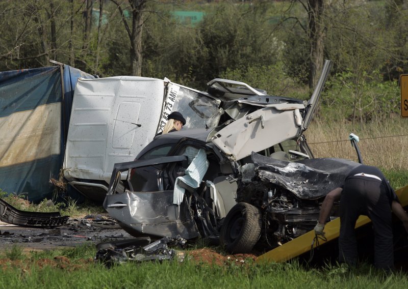 Poginuo 25-godišnji vozač kamiona