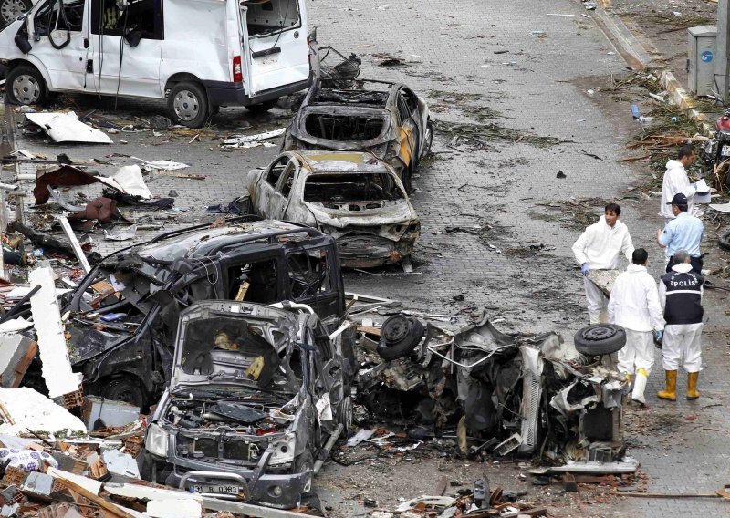 Svih devet osumnjičenih za bombaške napade su Turci
