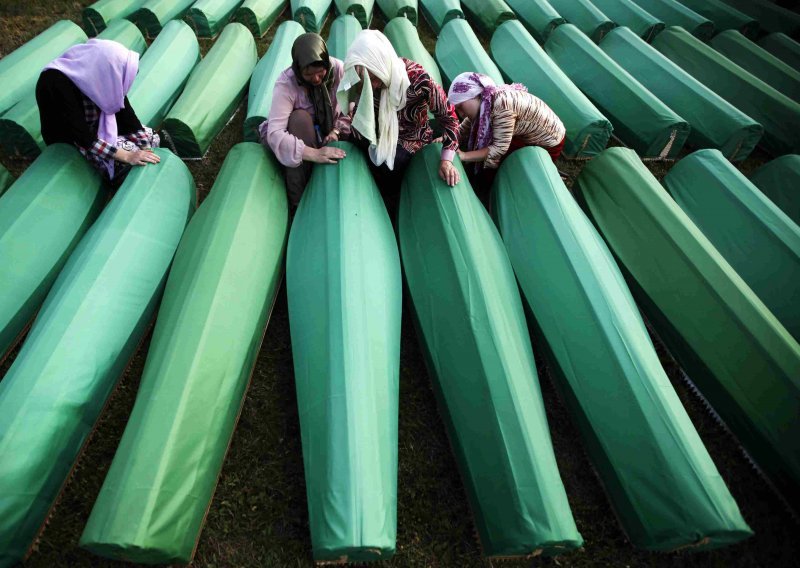 Remains of 520 Srebrenica victims to be buried on Wednesday