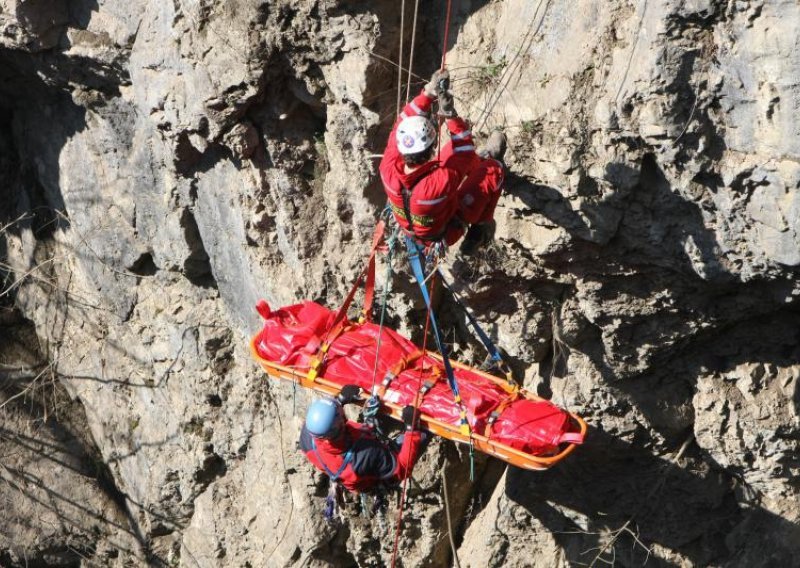 Na Pakelnici poginuo američki alpinist;drugi teško ozlijeđen