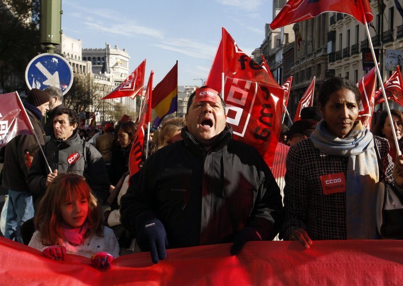 Tisuće Španjolaca izašlo na ulice