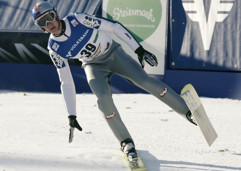 Austrijanci dominantni u skijaškim skokovima
