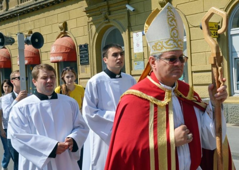 Biskup Košić: Teško je biti Hrvat i katolik u Vukovaru