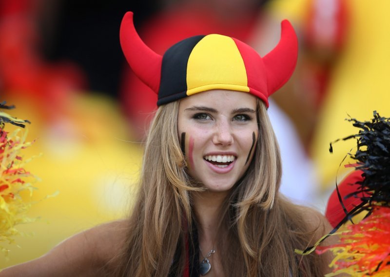 Što kažete na ovu lijepu belgijsku navijačicu?