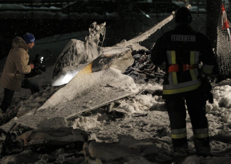 U padu vojnog aviona poginulo 17 osoba