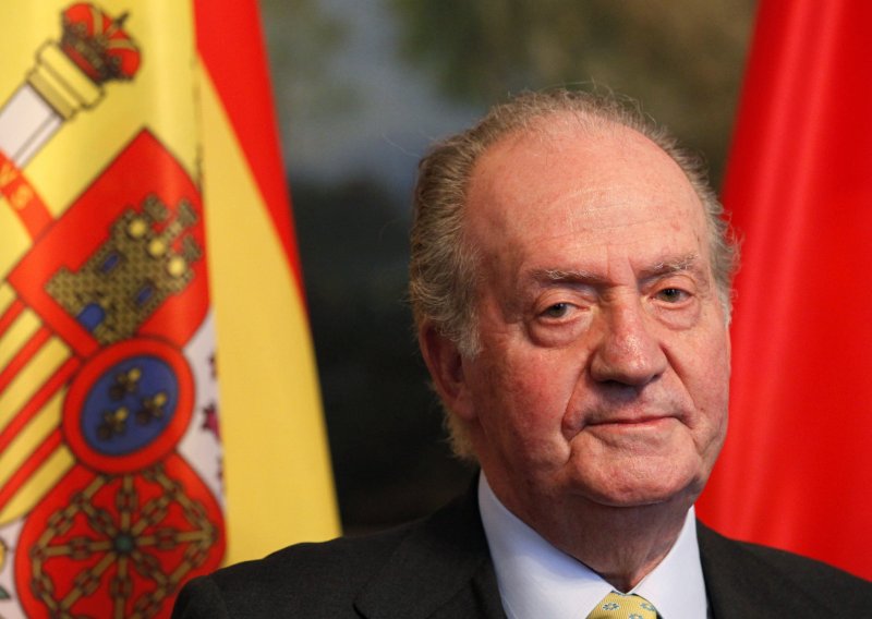 Abdicirao kralj Juan Carlos!