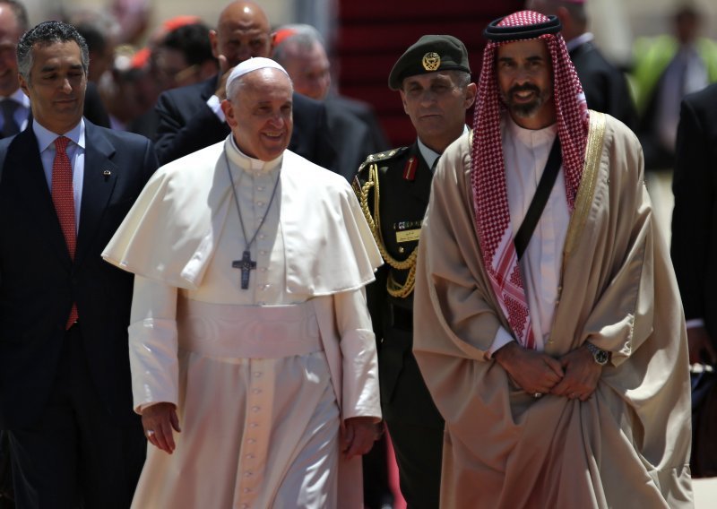 Papa stigao u posjet Jordanu