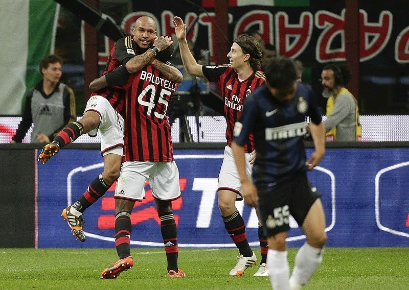 Milan slomio Inter u derbiju, De Jong junak!