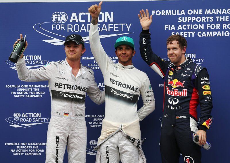 Kiša usmjerila Vettela prema vrhu, Hamilton ipak prvi