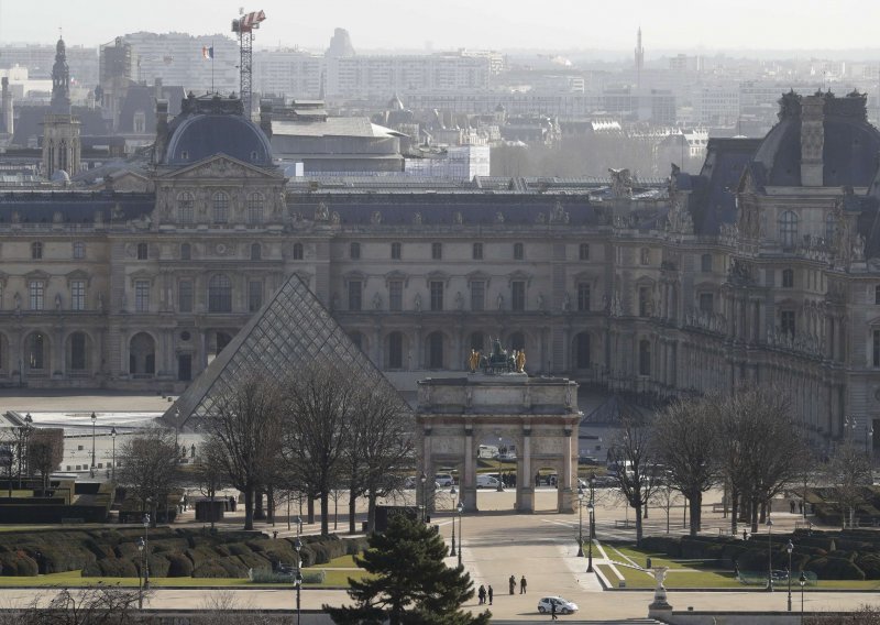 Ponovno otvoren muzej Louvre u Parizu