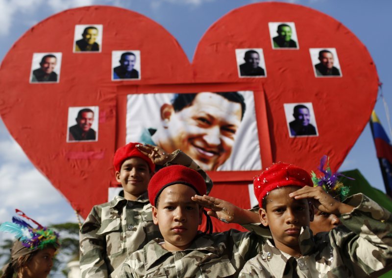Chavezovu smrt obilježava film Olivera Stonea