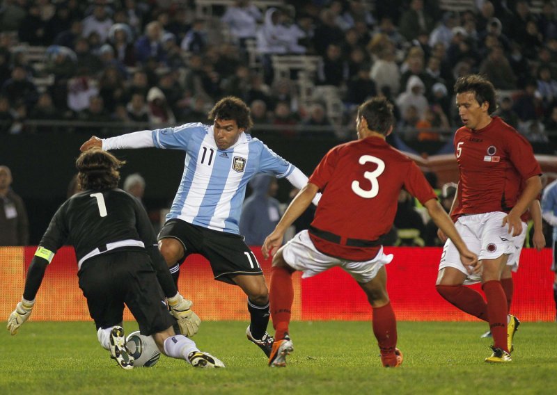 Messi i Tevez razbili Kužeovu Albaniju
