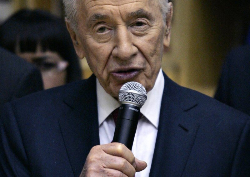 Bivši izraelski predsjednik Shimon Peres pretrpio moždani udar