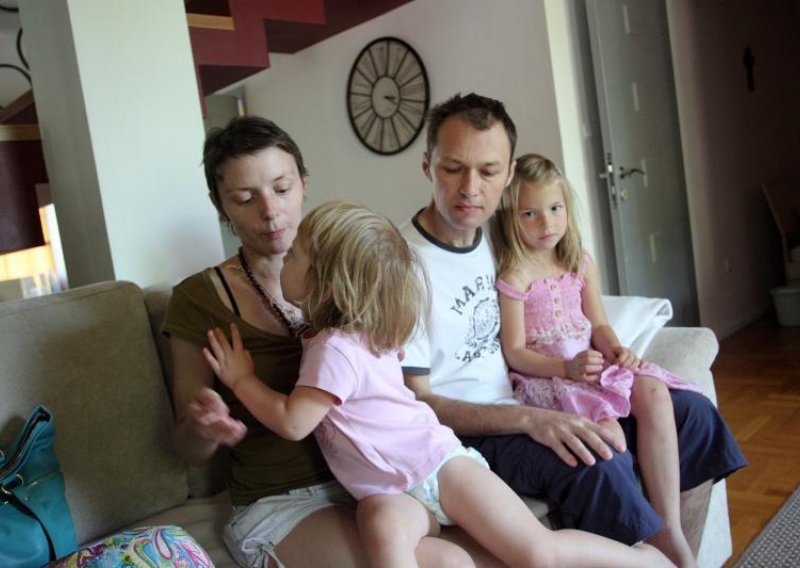 Roditelji dviju malenih djevojčica oboljeli od raka
