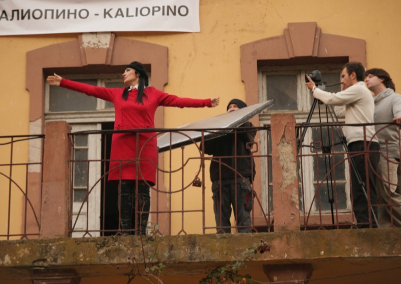 Kaliopi snimila spot za hit 'Lokomotiva'