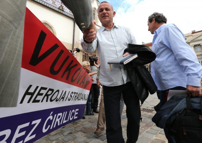 'Nije im bitno što se događa u Vukovaru'