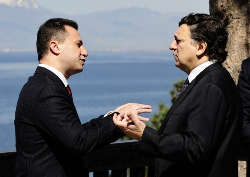 Makedonija danas raspisuje prijevremene izbore