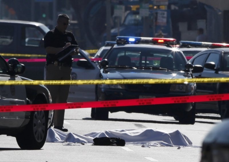 Pet mrtvih u pucnjavi na fakultetu u Oaklandu