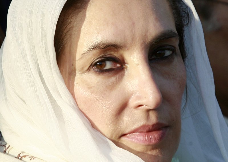 Bivši pakistanski predsjednik optužen za ubojstvo Benazir Buto