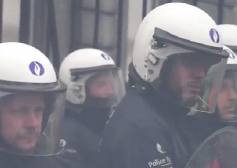 Kaos na ulicama Bruxellesa: Vojska se sukobila s policijom