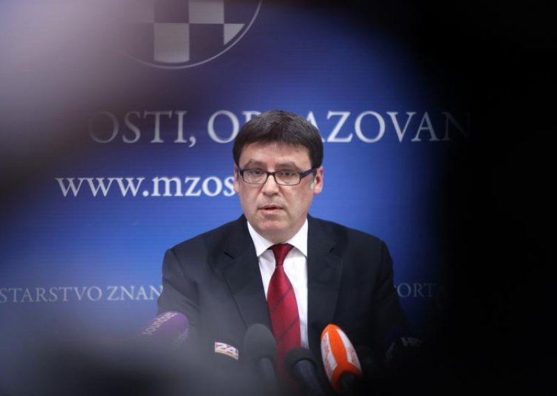 'Gubi se vrijeme na ublažavanje štete loše politike Jovanovića'