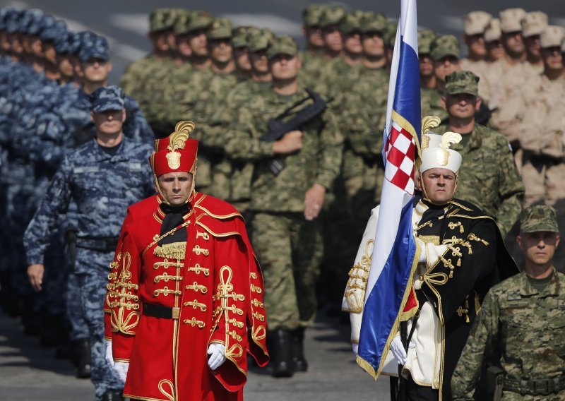 Hrvatski vojnici počasni gosti vojne parade u Parizu