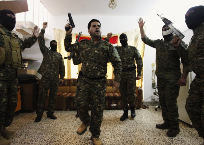 Sirijski pobunjenici tvrde da su primili 'moderno oružje'