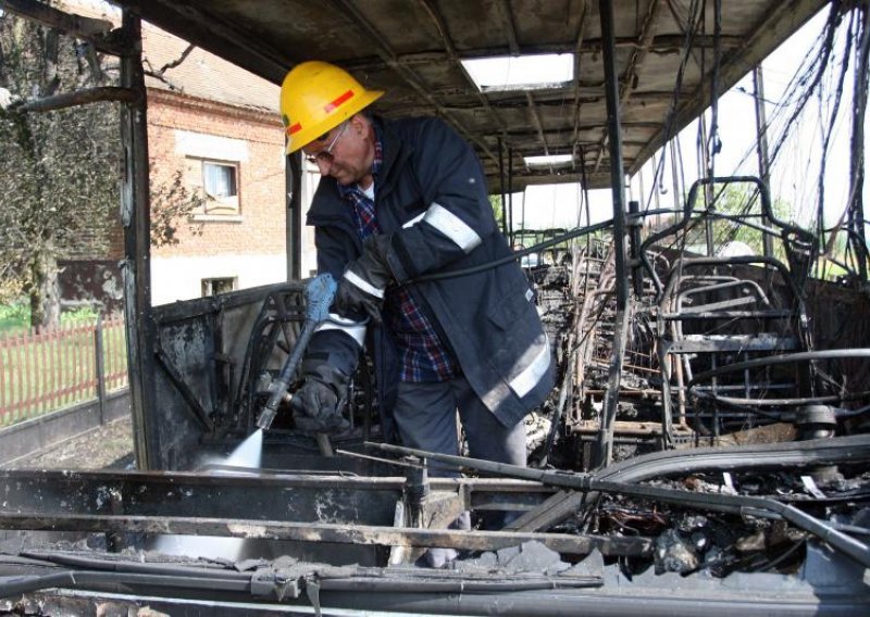 Zapalio se autobus koji je prevozio 40 Francuza