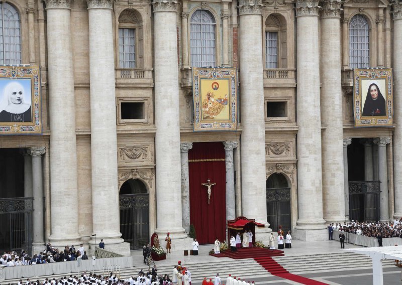 Papa Franjo kanonizirao prve svece u svojem pontifikatu