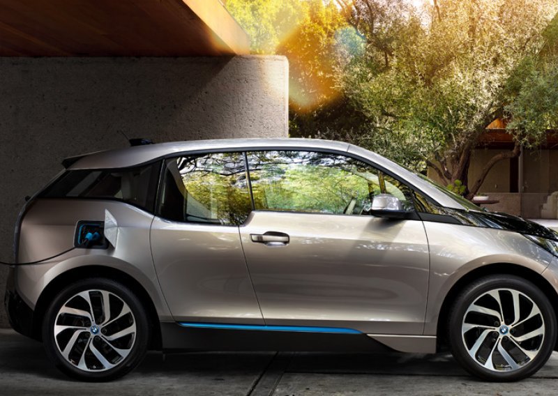 BMW želi prodati sto tisuća e-auta tijekom 2017.