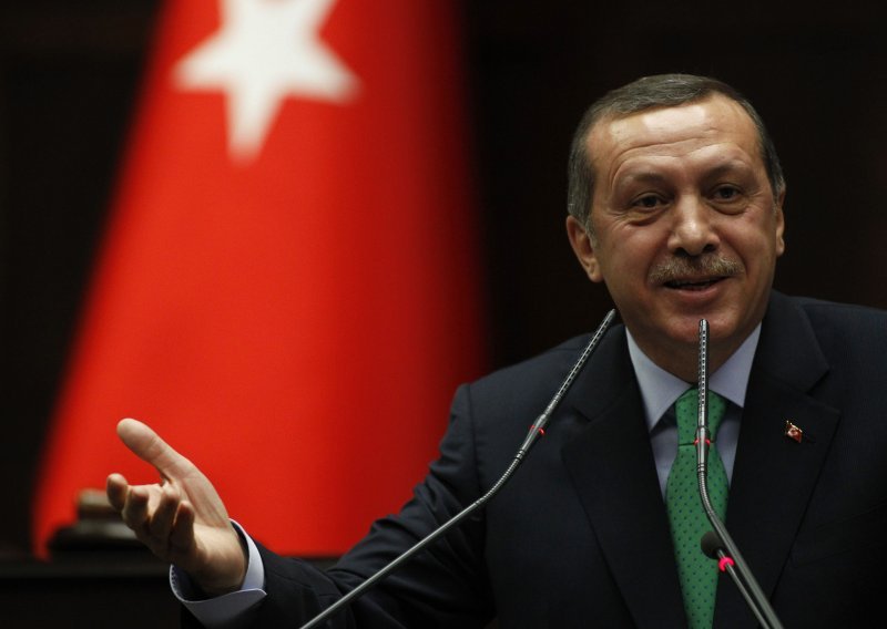 Erdogan nezadovoljan jer će Amerikanci naoružavati Kurde