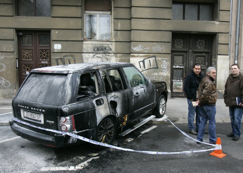 Vlasniku kluba Byblos zapaljen Range Rover